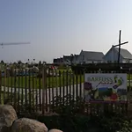 Schwimmendes Swimming Lounge Дом отдыха *