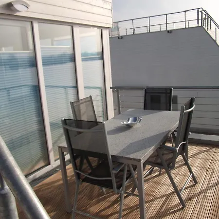 Schwimmendes Swimming Lounge Holiday home *
