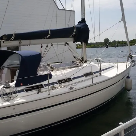 Schwimmendes Swimming Lounge *