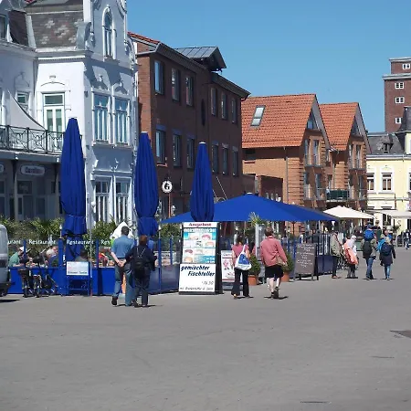 Schwimmendes Swimming Lounge Ferienhaus *