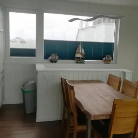 Schwimmendes Swimming Lounge *