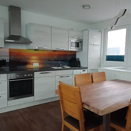 Hébergement de vacances Schwimmendes Swimming Lounge *