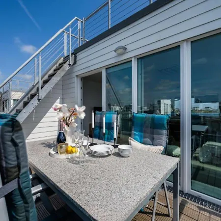 Schwimmendes Swimming Lounge Kappeln