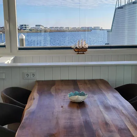 Schwimmendes Swimming Lounge Feriehus *