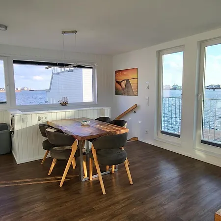 Schwimmendes Swimming Lounge Feriehus Kappeln