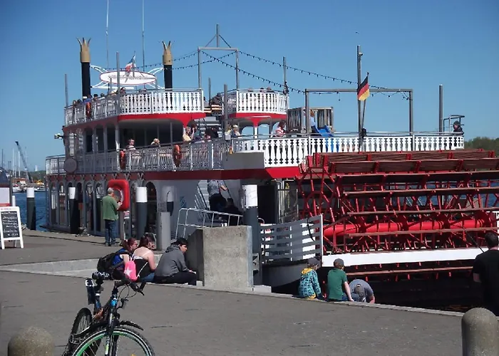 Ferienhaus Schwimmendes Swimming Lounge Kappeln