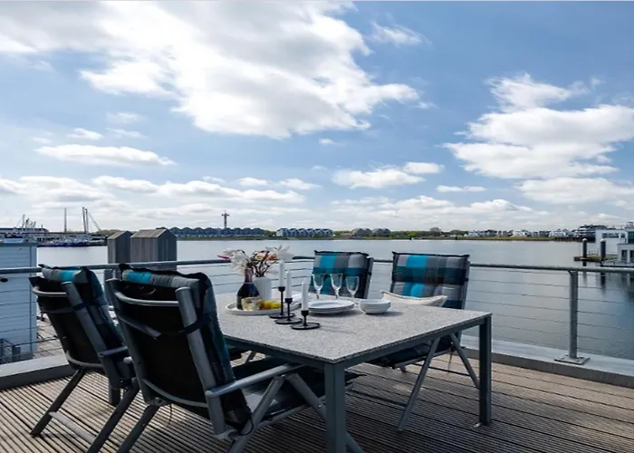 Schwimmendes Swimming Lounge Ferienhaus *