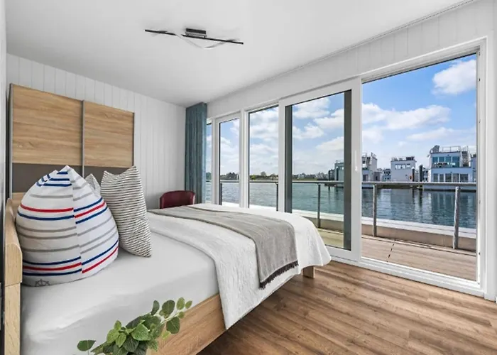 Schwimmendes Swimming Lounge *