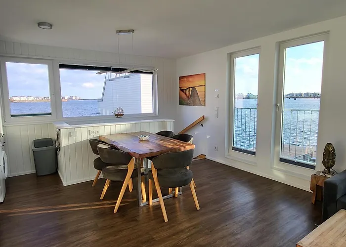 Schwimmendes Swimming Lounge Ferienhaus Kappeln